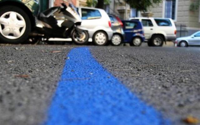 "Senza sosta" le multe ai disabili per il parcheggio nelle strisce blu